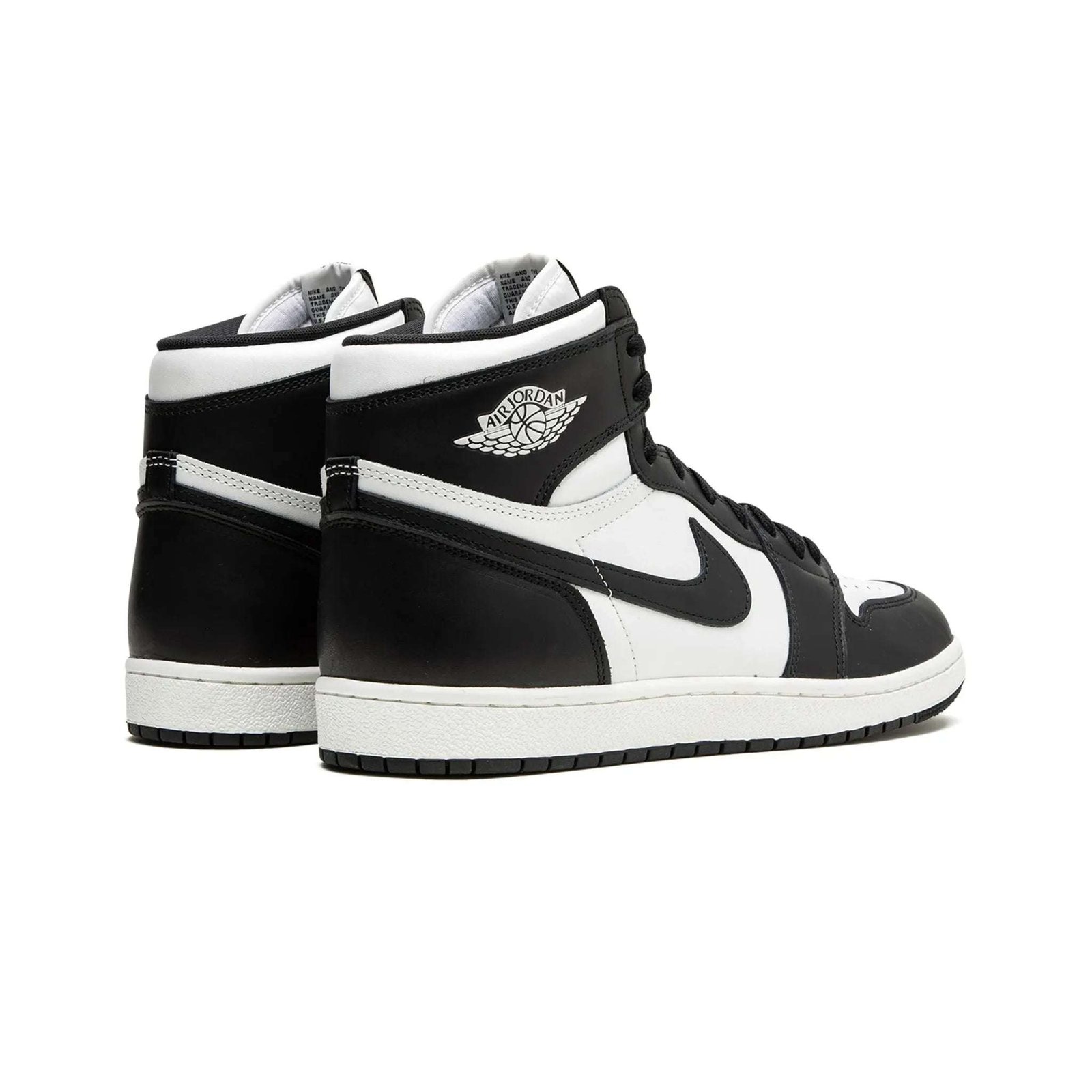 AirJordan1RetroHighOGWhiteBlack_3.jpg