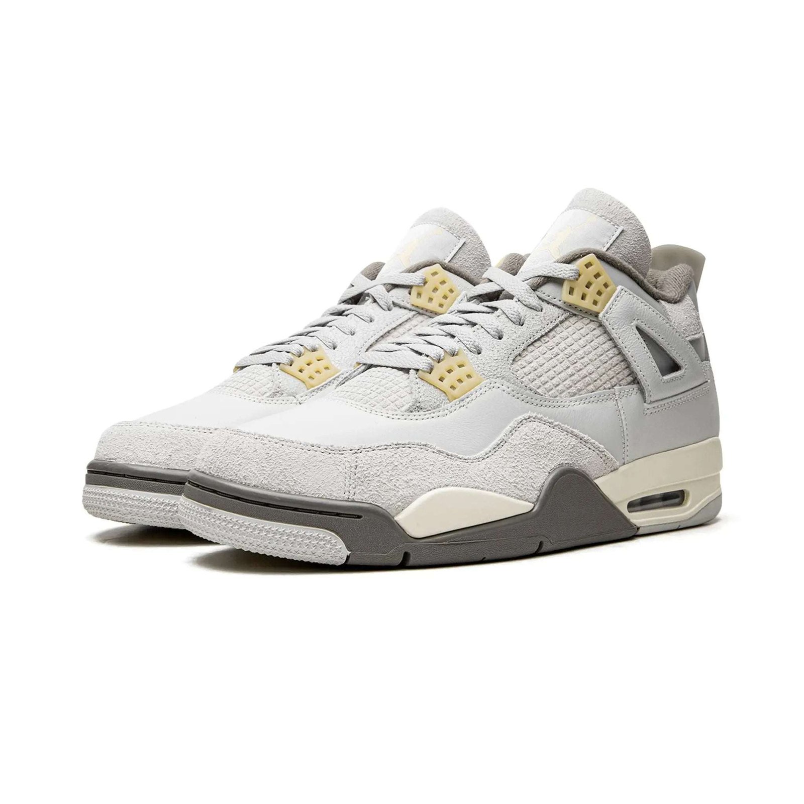 Jordan4RetroSECraftPhotonDust_2.jpg