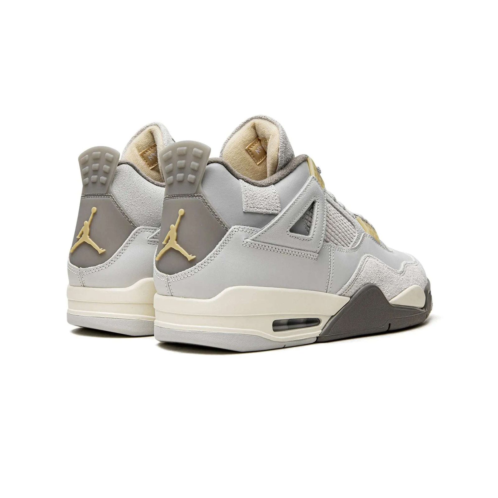 Jordan4RetroSECraftPhotonDust_4.jpg
