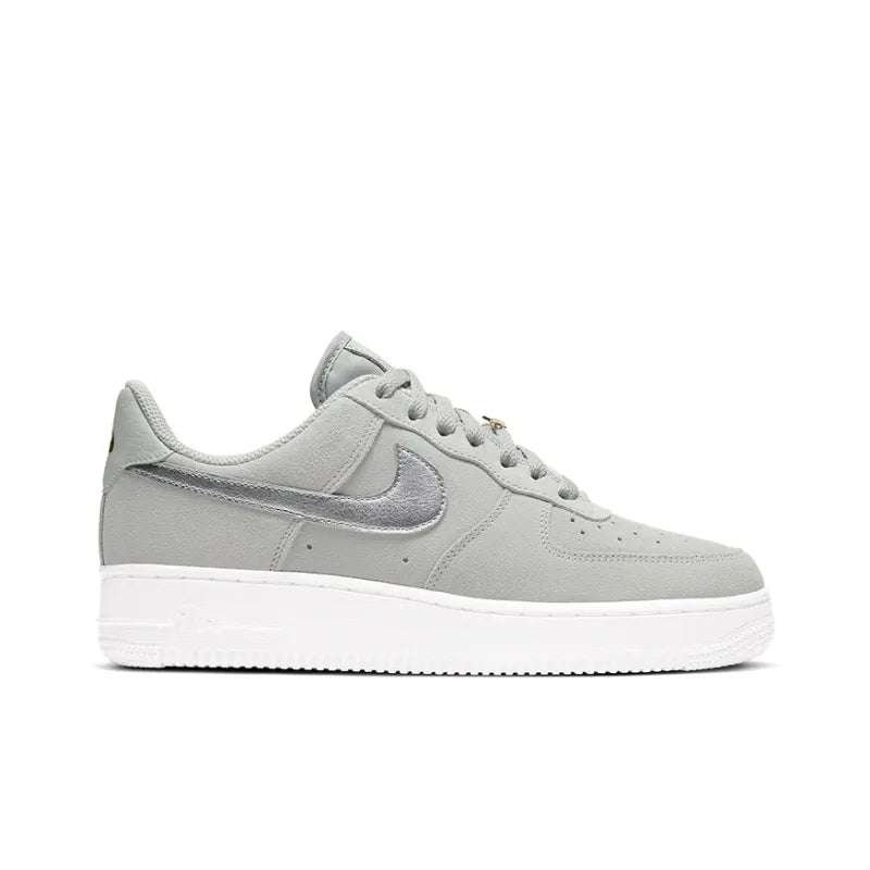NikeAirForce1_07LightSmokeGrey_2-1.jpg