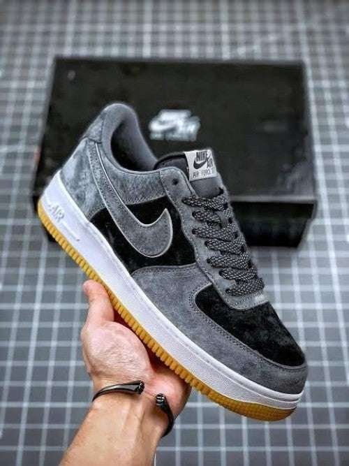 NikeAirForce1_07LowGreyBlackWhite_3_cad094a7-d661-4f40-b455-bdf6426ba2bf-1.jpg