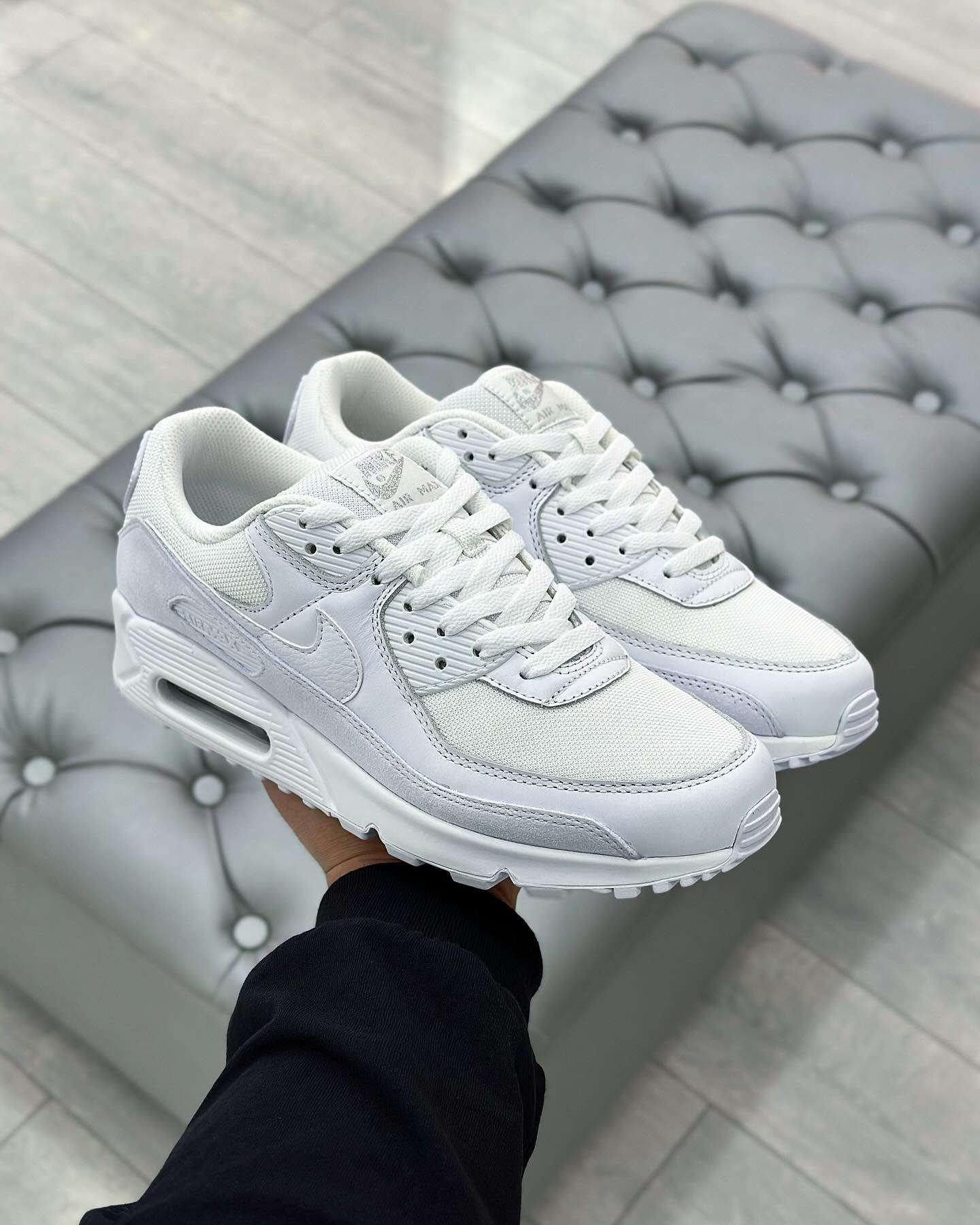 NikeAirMax90TripleWhite_1.jpg