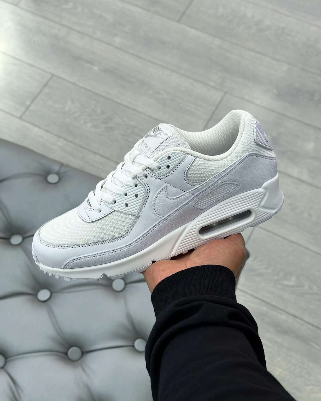NikeAirMax90TripleWhite_3-1229x1536-1.jpg