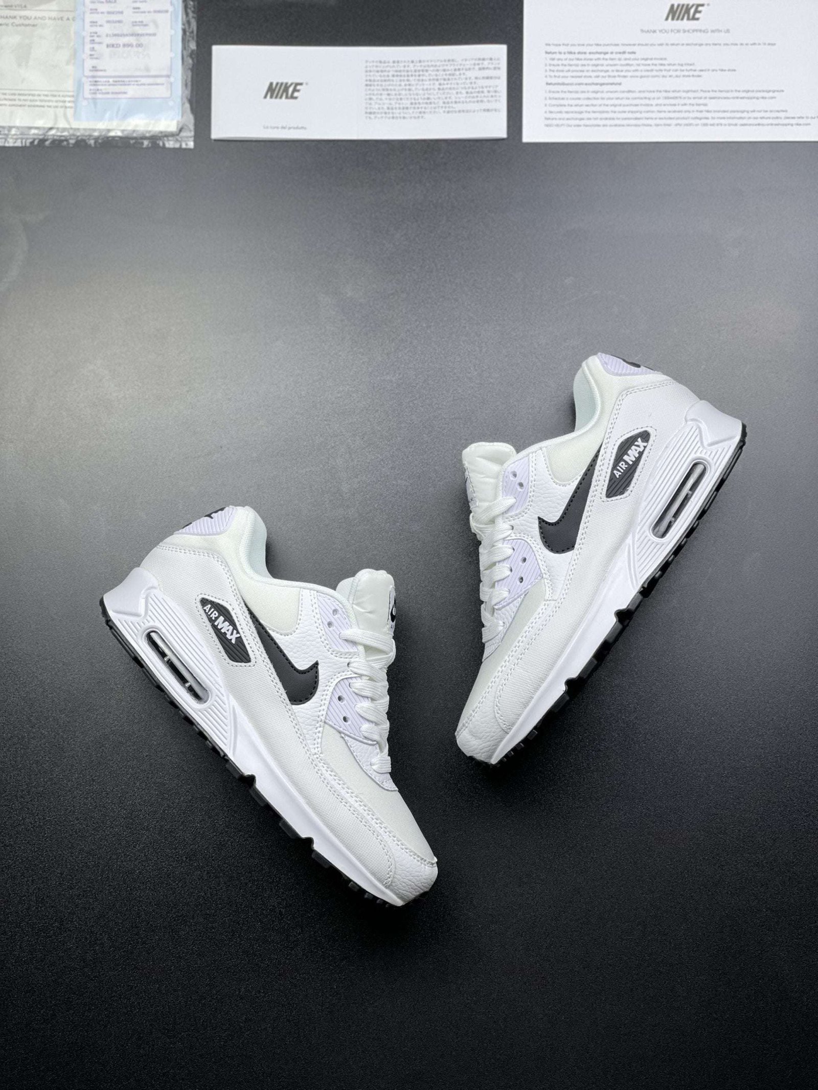 NikeAirMax90WhiteBlack_4.jpg