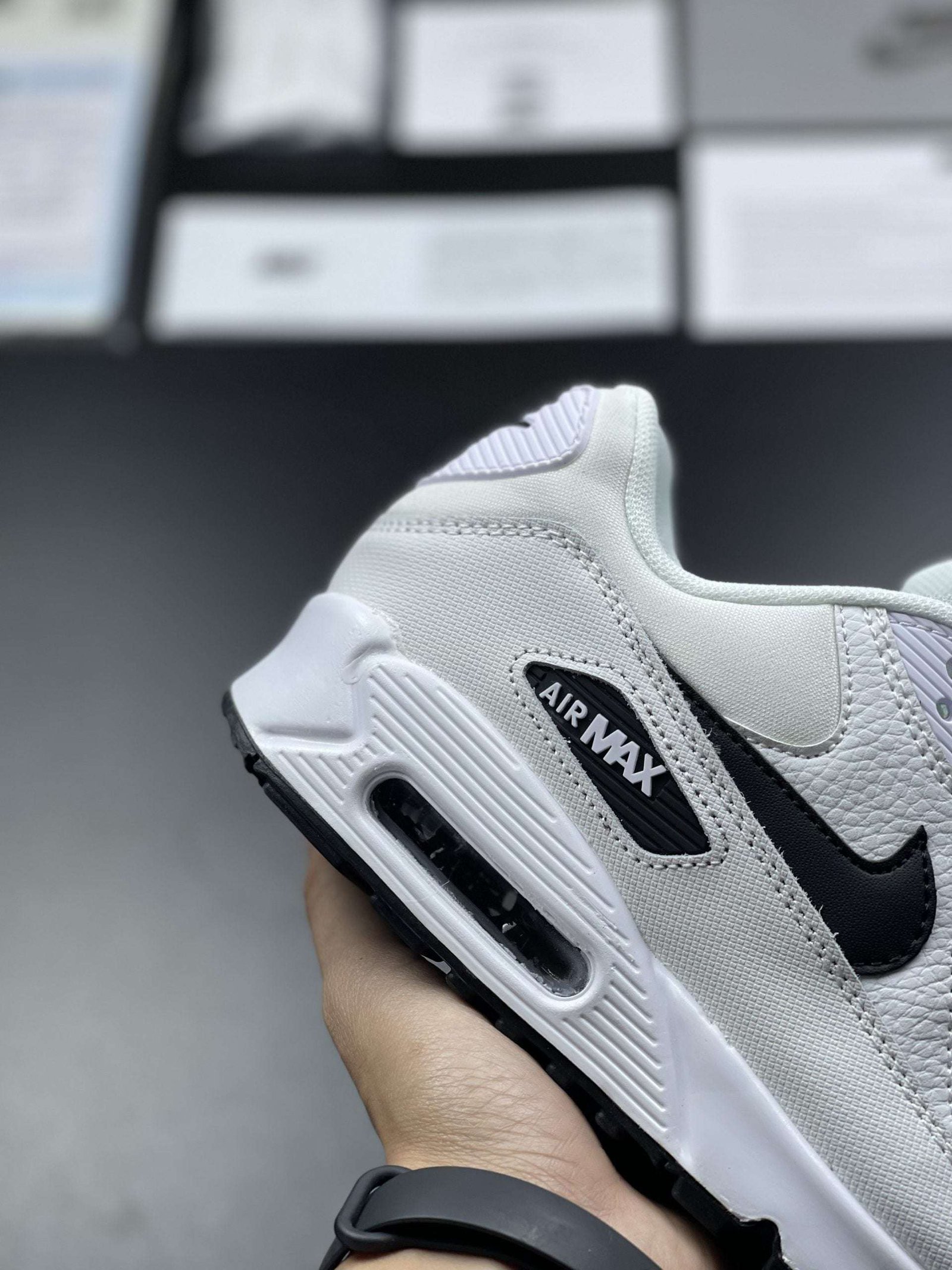 NikeAirMax90WhiteBlack_6.jpg