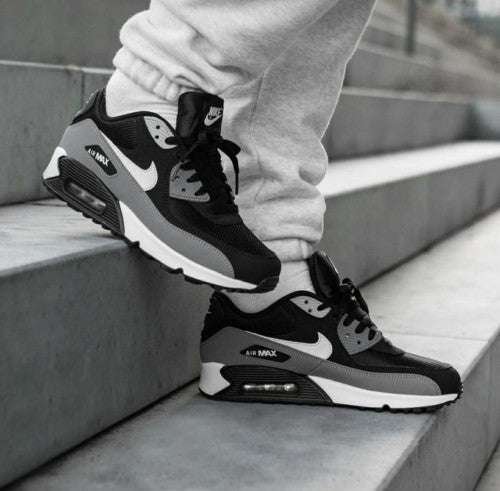 NikeAirmax90BlackGray1_3.jpg