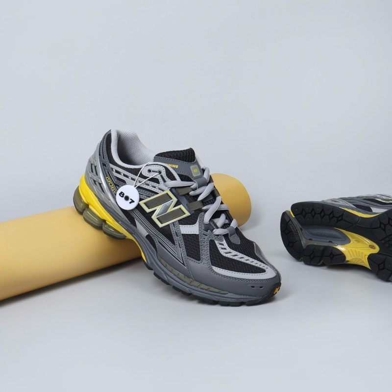 new-balance-1906u-castlerock-ginger-lemon-grey-2.png