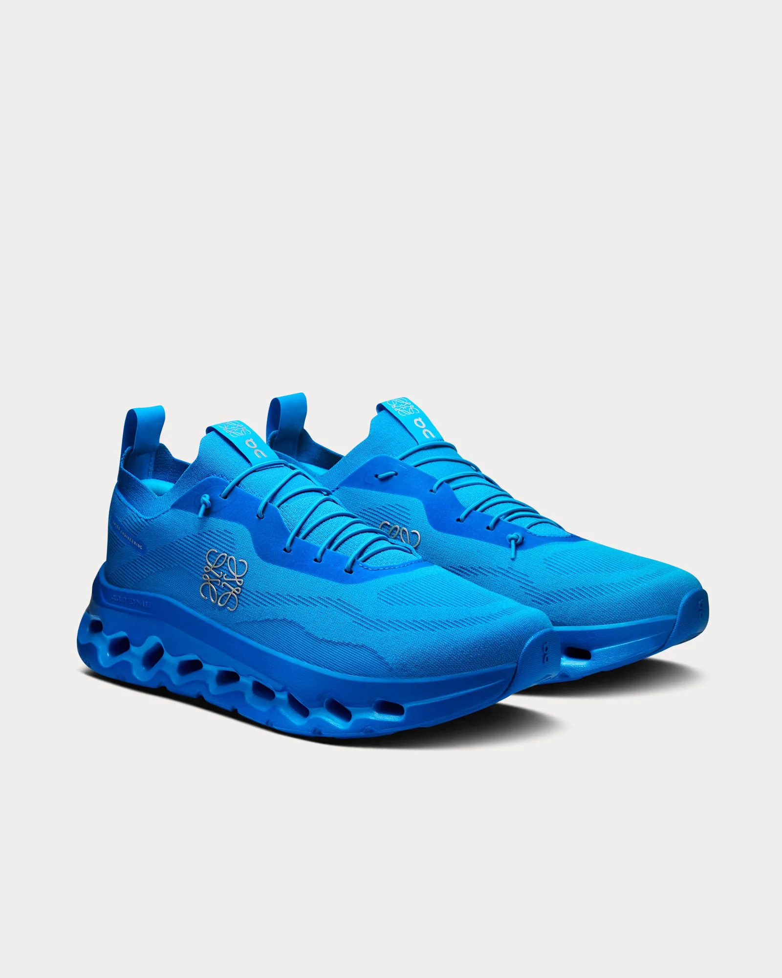 on-x-loewe-cloudtilt-blue-running-shoes-trainers-3_d4a9701e-714b-47ae-a035-4b75fd7a169f_1600x2000.webp