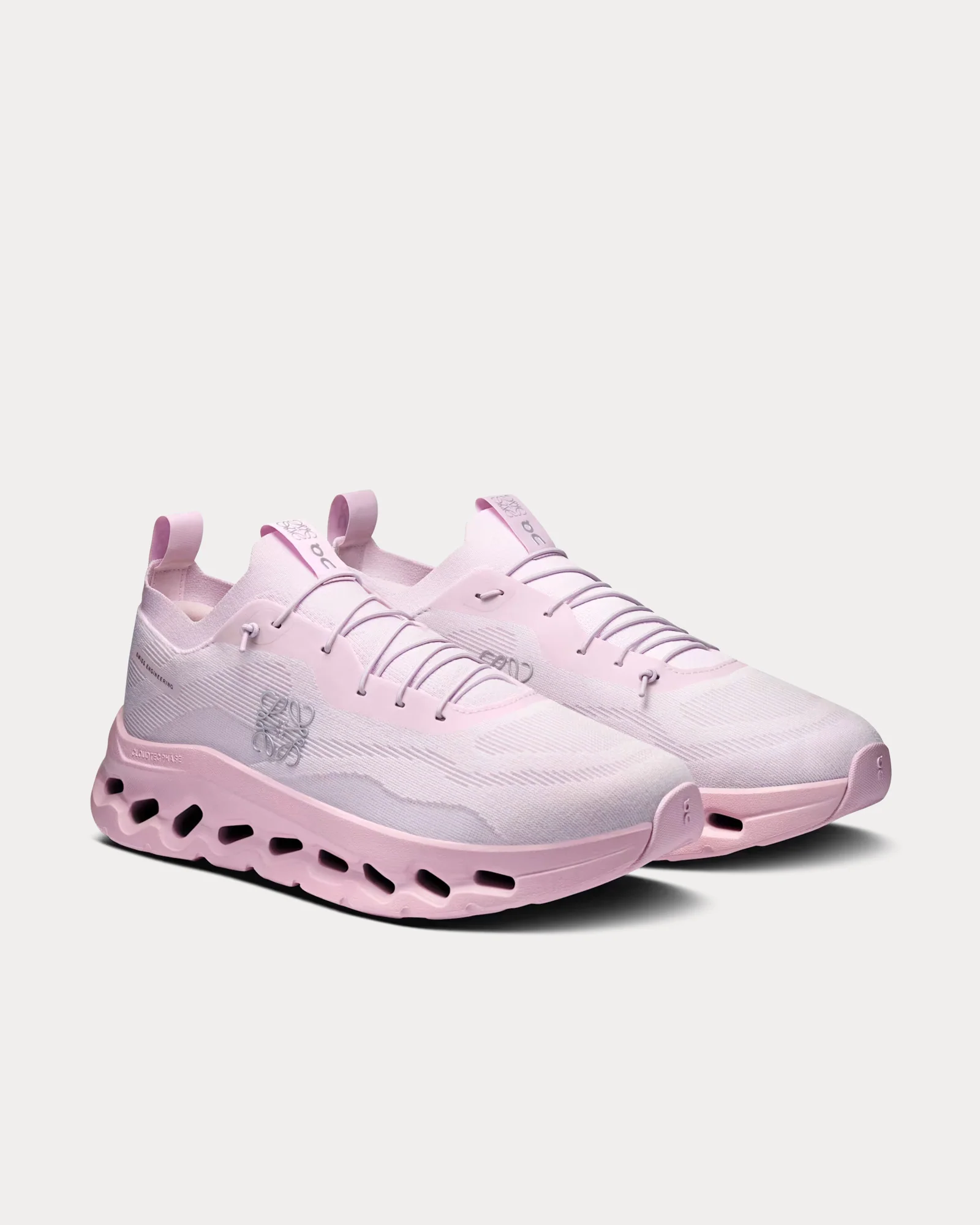 on-x-loewe-cloudtilt-pale-pink-running-shoes-trainers-3_84a106f0-d4c3-401e-b5c9-02423cd70af4_1600x2000.webp