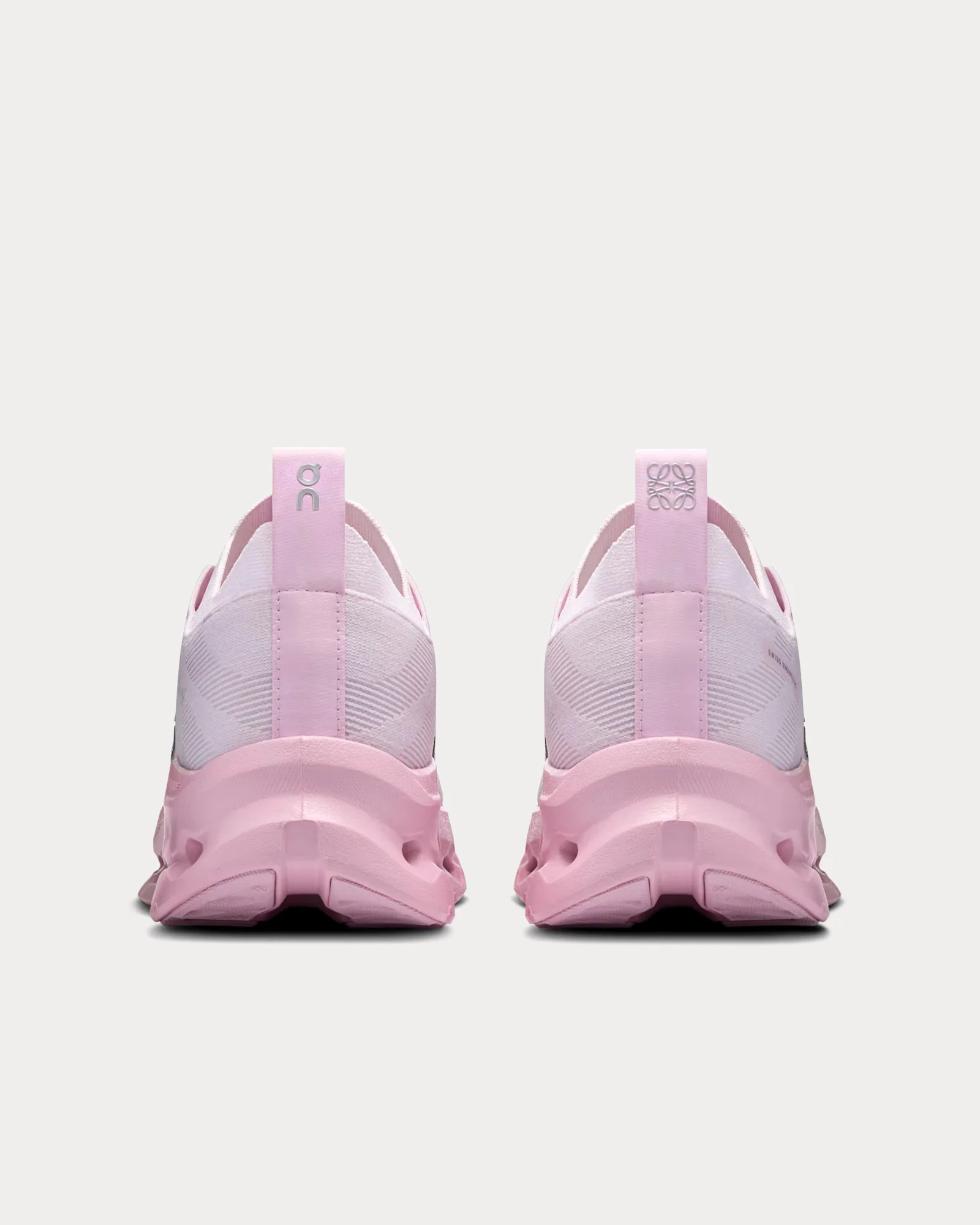 on-x-loewe-cloudtilt-pale-pink-running-shoes-trainers-4_9c71f0d9-2b82-46be-a5d4-6a1eb711d419_1600x2000.webp